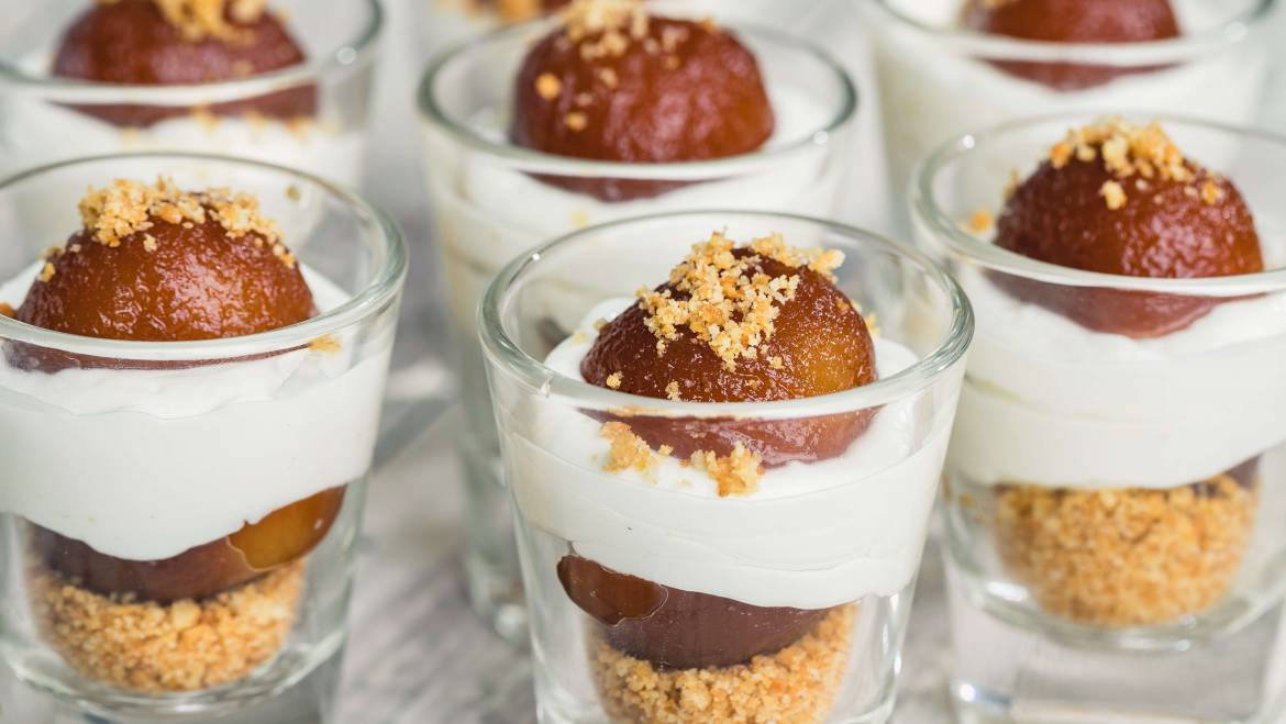 Gulabjamun cheese cake shots